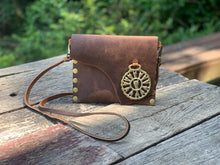 Load image into Gallery viewer, Tally-Ho Leather Clutch