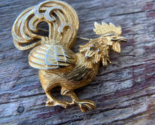 Load image into Gallery viewer, Vintage Van S Authentics Rooster Pin #2410