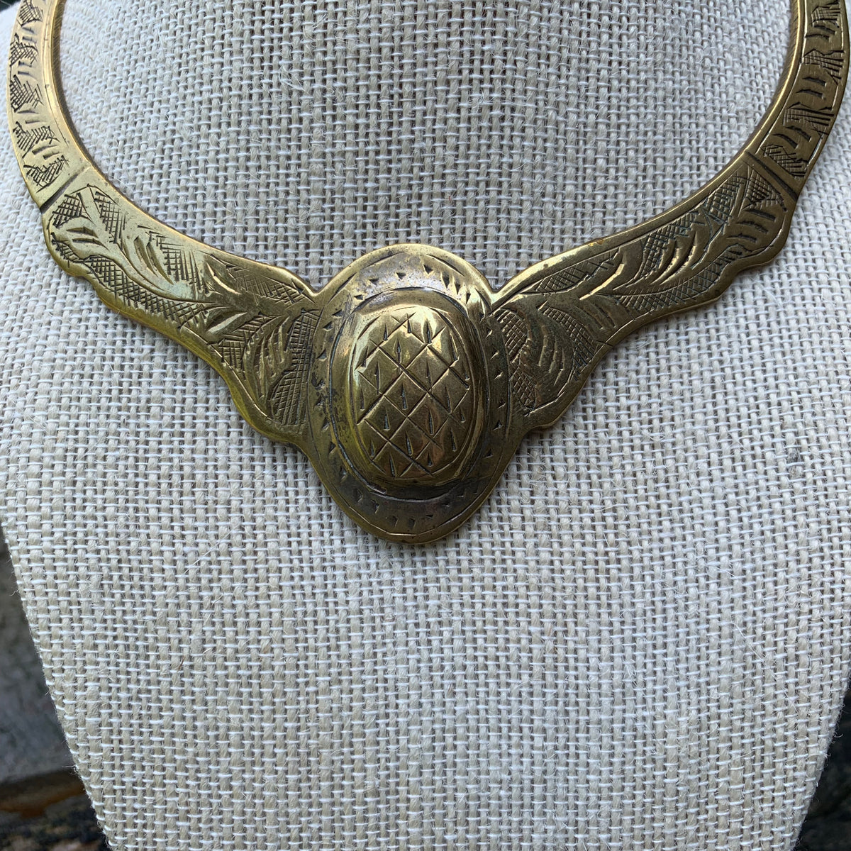 collier bijou vintage plaqué or PIERRE CARDIN brillant bleu roy 1616 collier bijou vintage plaqué or PIERRE CARDIN brillant bleu roy 1616
