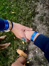 Load image into Gallery viewer, Metallic Leather Bracelet