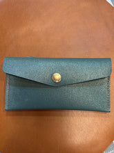 Load image into Gallery viewer, Medium Carl in Printed Dark Teal