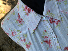 Load image into Gallery viewer, Vintage Floral Western Shirt with Pearl Snaps