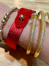 Load image into Gallery viewer, Metallic Leather Bracelet