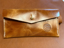 Load image into Gallery viewer, Medium Carl in Heritage Brown