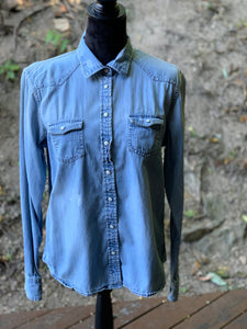 Light Denim Shirt with Pearl Snaps