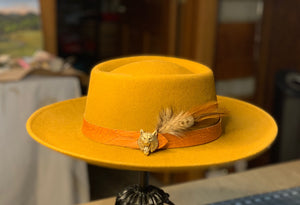 Cinnamon Cluster Hat Feathers