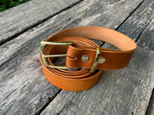Load image into Gallery viewer, Men&#39;s Handcrafted Veg Tan Leather Belt