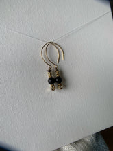 Load image into Gallery viewer, Garnet &amp; Gold Earrings