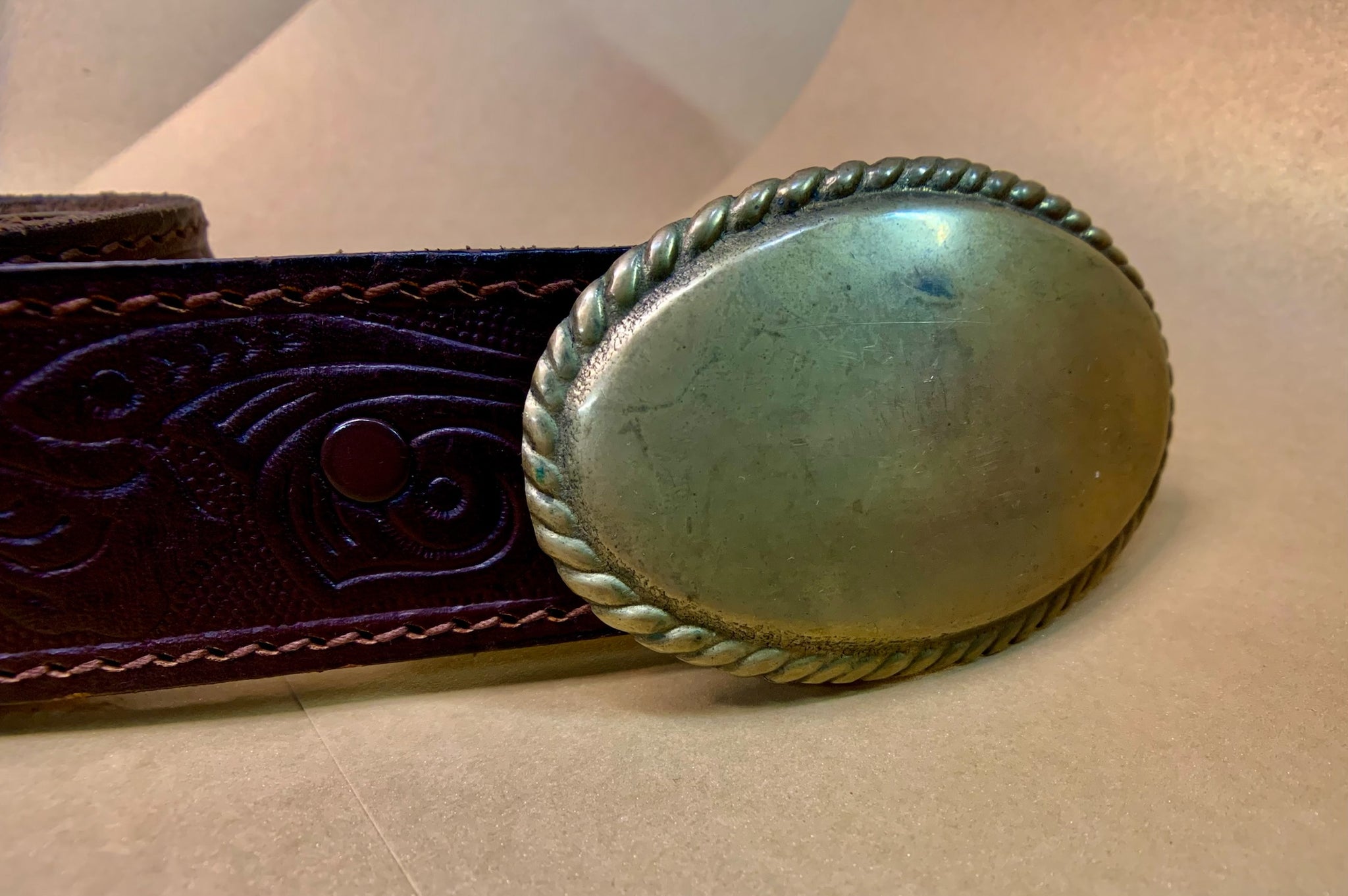 Vintage Oval Brass Belt Buckle – Carl & Priscilla