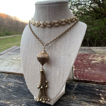 Load image into Gallery viewer, Vintage Gold Tassel Necklace