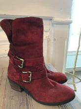 Load image into Gallery viewer, Vintage Suede Boots