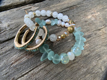 Load image into Gallery viewer, Fresh Water Pearls &amp; Washed Glass Beaded Bracelet