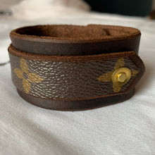 Load image into Gallery viewer, “The Orr” Leather Cuff