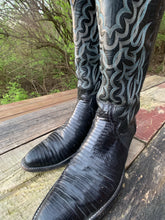 Load image into Gallery viewer, Men’s Vintage Black Justin Exotic Cowboy Boots
