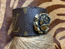 Load image into Gallery viewer, Rosebud Cuff