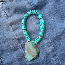 Load image into Gallery viewer, Zig-Zag Turquoise Beaded Bracelet with Large Stone Accent