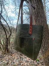Load image into Gallery viewer, Big Mama Tote + in Hunter Green Denver Hide