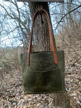 Load image into Gallery viewer, Big Mama Tote + in Hunter Green Denver Hide