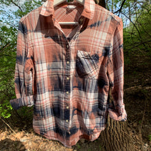 Load image into Gallery viewer, Vintage Distressed Flannel